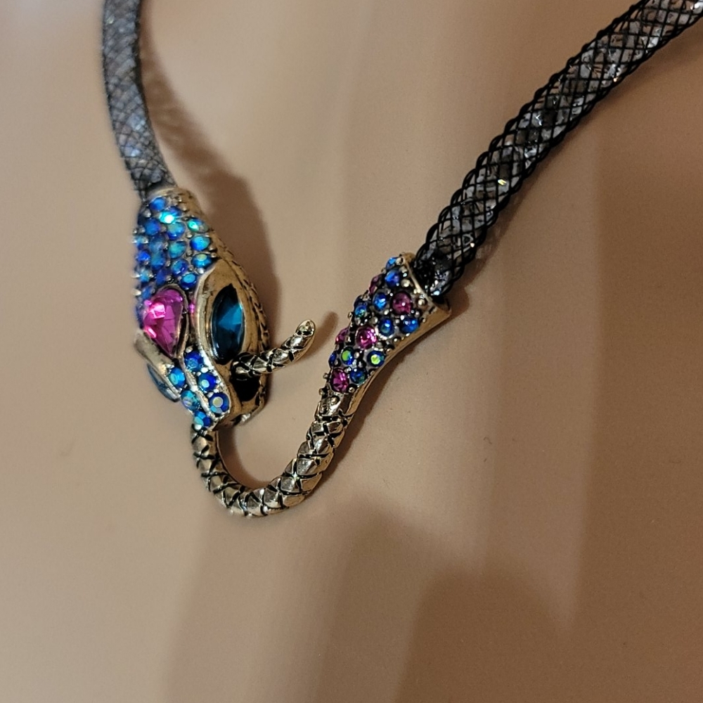 Betsey Johnson  Snake Mesh Collar - Picture 10 of 10